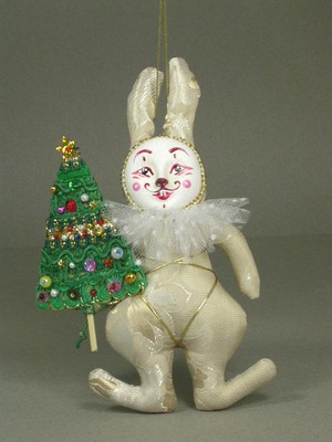 Фарфоровые новогодний кролик с ёлкой